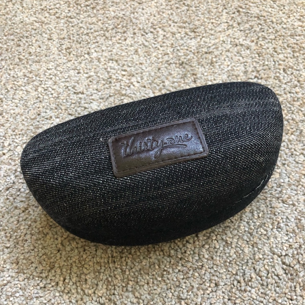 Thirty one eyeglass/sunglasses Case